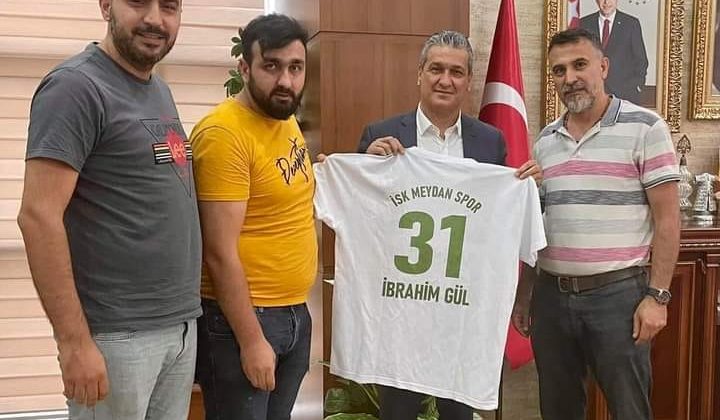 Başkan İbrahim Gül’e Meydanspor Forması