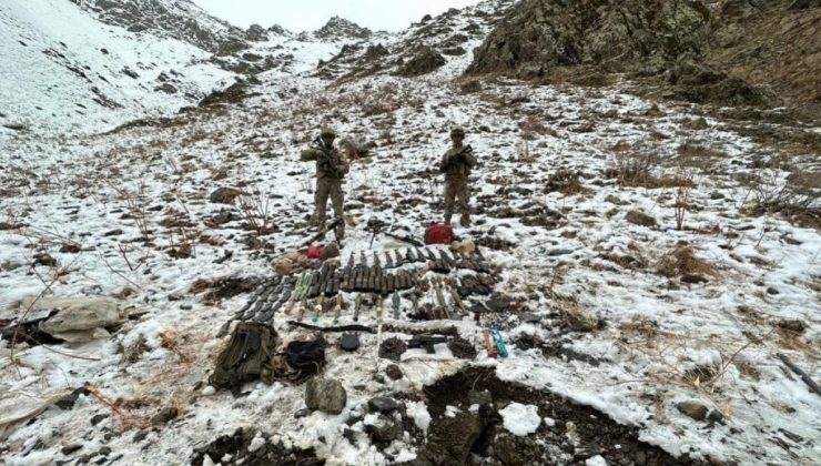 Hakkari’de PKK’ya ilişkin silah ve mühimmat ele geçirildi