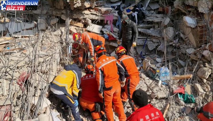 Çinli Kurtarma Takımı Hatay’da Enkaz Ortasında Hayat İzi Aramayı Sürdürüyor