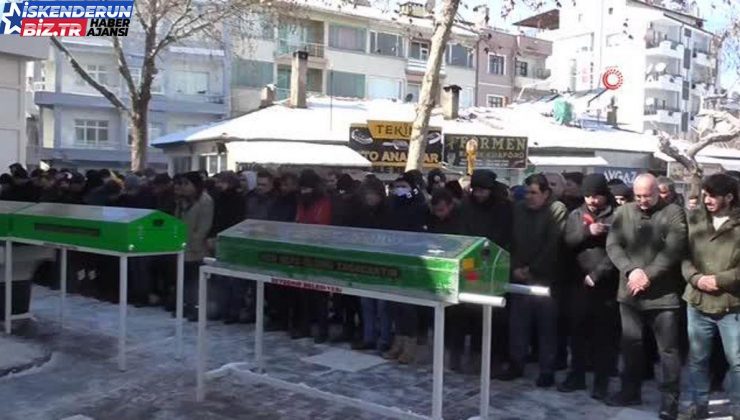 Enkaz altından birbirine sarılı olarak çıkarılan baba ve kızına acı veda