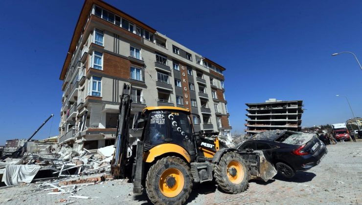 Hatay’da Arama Kurtarma Çalışmaları Sürüyor