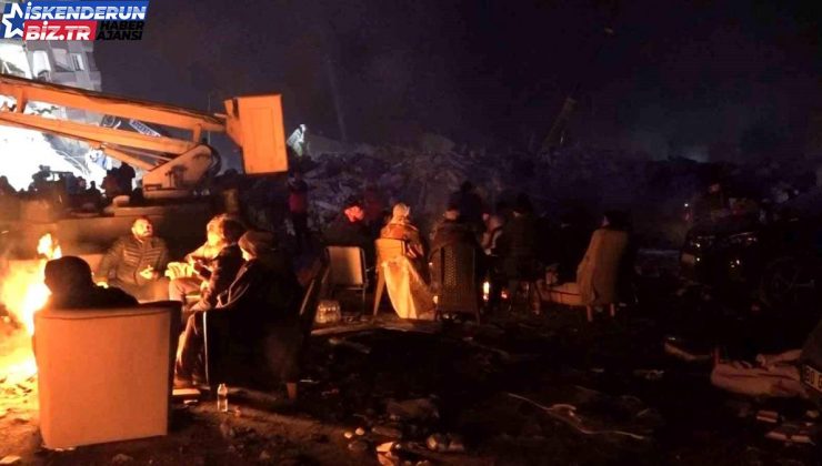 Hatay’da depremzedeler dondurucu soğukta geceyi ateş başında geçiriyor