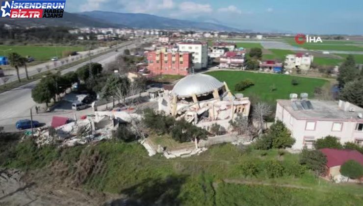 Hatay’da depremde ziyan gören mescitler bu türlü görüntülendi