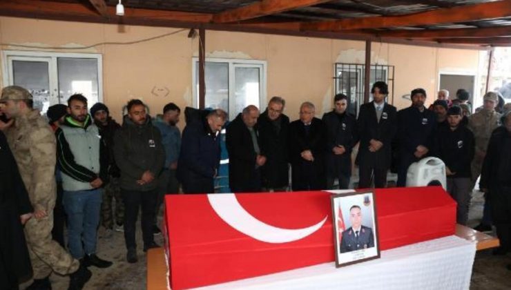 Sarsıntıda enkazda kalan 2’si çocuk 10 kişi, Ordu’da toprağa verildi (2)