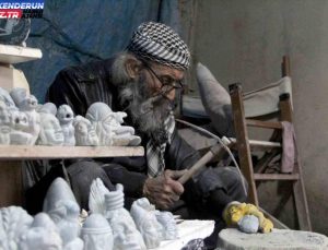 Hatay’da 67 yıllık taş ustasını zelzele bile durduramadı