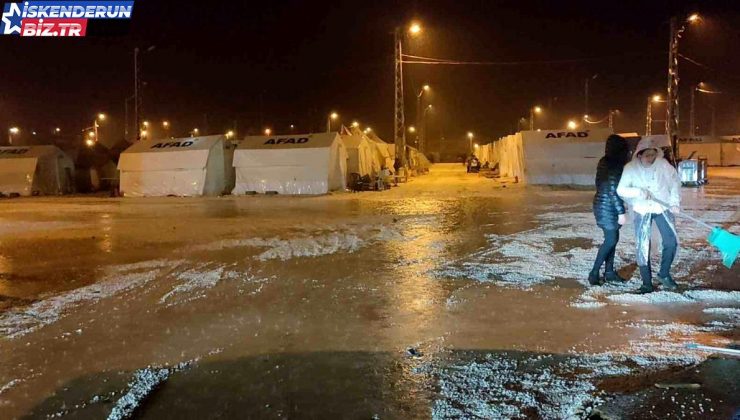 Hatay’da sağanak yağış tesirli oluyor