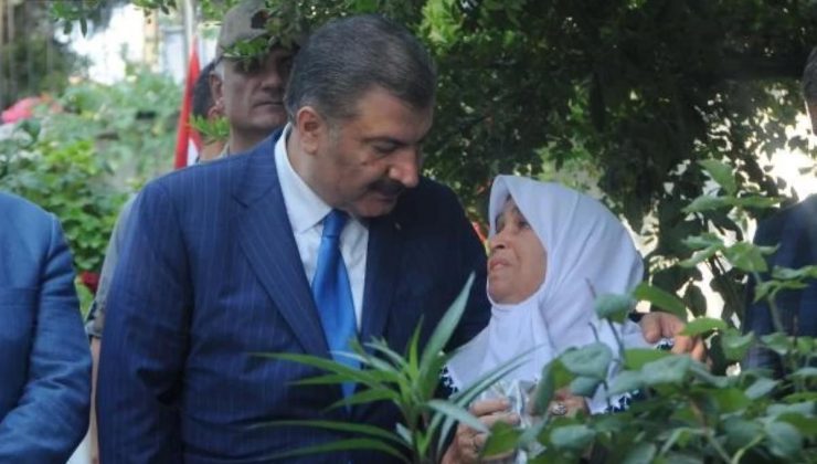 Bakan Koca, Hatay’da Mezarlıkları Ziyaret Etti