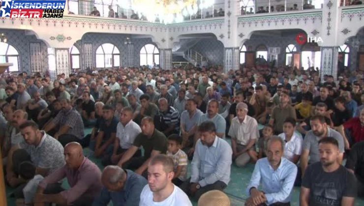 Enkaz kent Hatay’da buruk bayram namazı