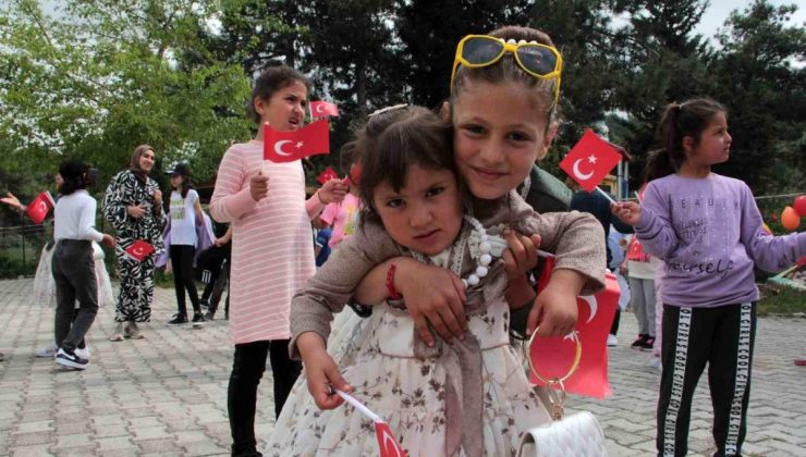 Hatay’da çocuklar uzun vakit sonra bu türlü eğlendi