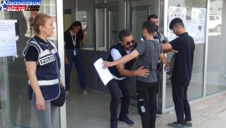 Hatay’da sarsıntı mağduru öğrenciler imtihana yetişti