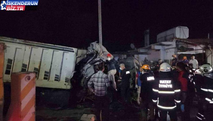 Hatay’daki feci kazada meyyit sayısı 6’ya yükseldi, 32 kişi yaralandı