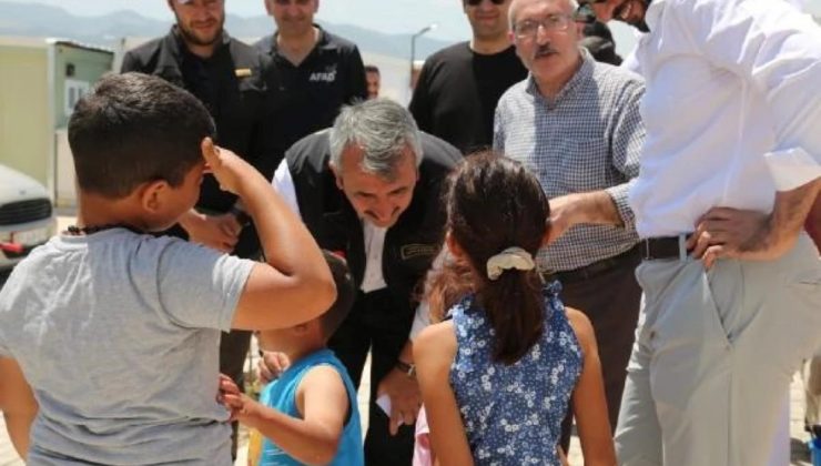 Katar tarafından inşa edilen 1464 konteynerlik süreksiz ömür merkezi Hatay’da teslim edildi