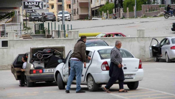 Sarsıntı bölgesi Hatay’da bayram yoğunluğu, yakınlarına dayanak için geldiler