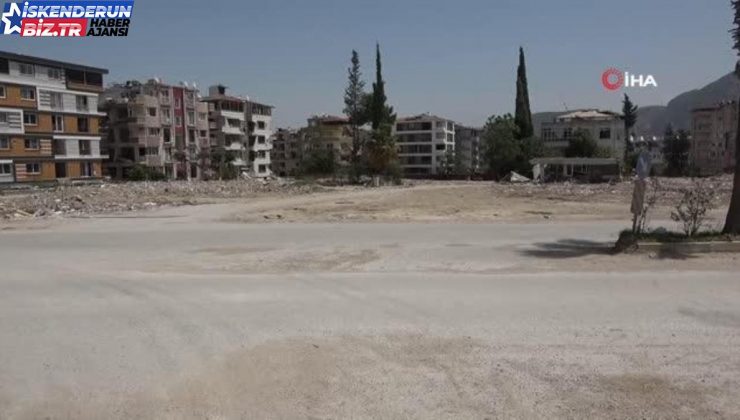 Sarsıntı felaketini yaşayan Hatay’da cadde ve sokaklar öksüz kaldı