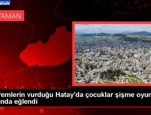 Sarsıntıların vurduğu Hatay’da çocuklar şişme oyun alanında eğlendi