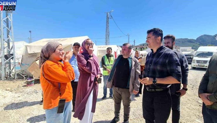 Vali Memiş, afetzede aileleri birinci bayramlarında yalnız bırakmadı