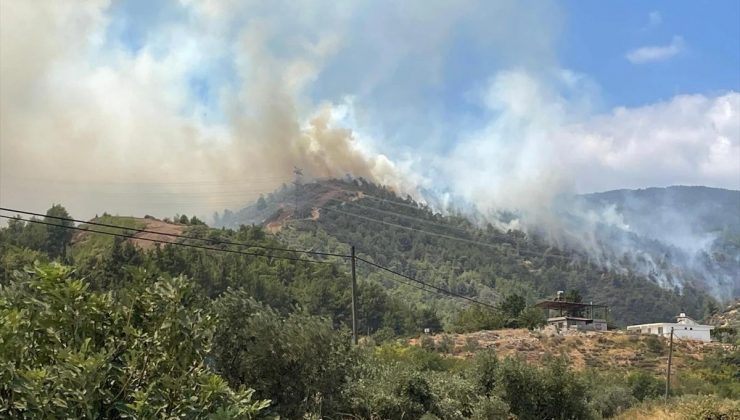 Antakya’da Orman Yangınına Havadan ve Karadan Müdahale