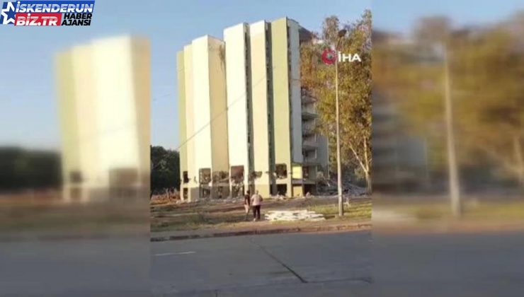 Hatay’da çelik halatlarla yıkılan 10 katlı bina kamerada