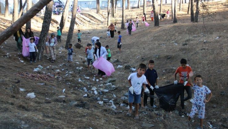 Kırıkhan’da Gönüllüler ve Çocuklar Konteyner Kentin Etrafını Temizledi