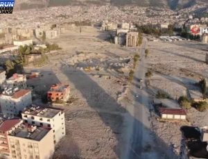 Hatay’da sarsıntı sonrası enkaz kaldırma çalışmaları devam ediyor