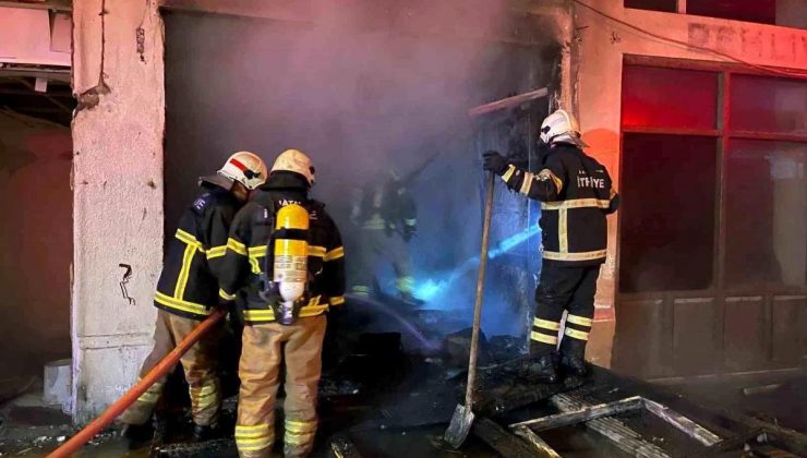 Antakya’da bir iş yerinde çıkan yangın söndürüldü