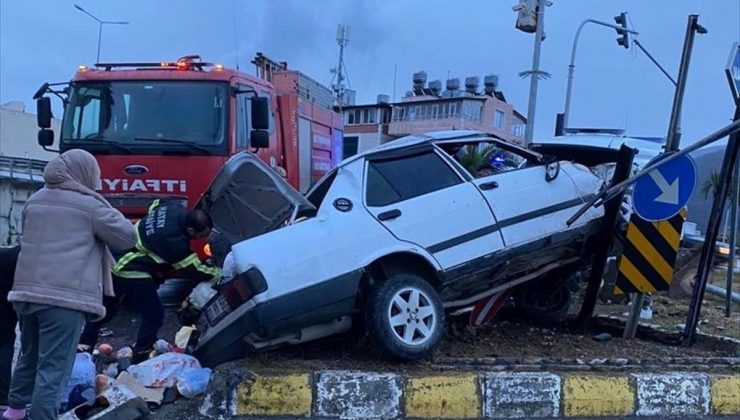 Belen’de araba refüje çıktı: 5 yaralı