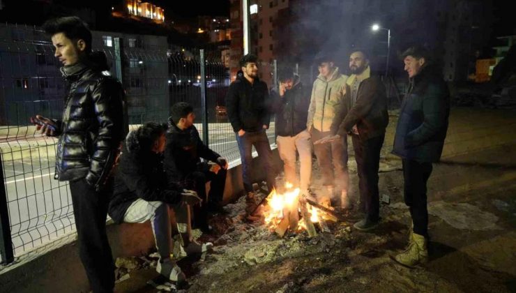 Gümüşhane’de yaşanan sarsıntı sonrası öğrenciler yurtları boşalttı