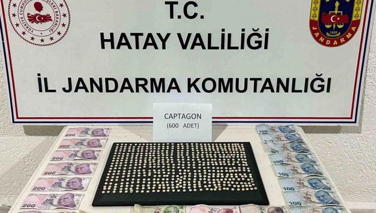 Hatay’da 600 adet uyuşturucu hap ele geçirildi