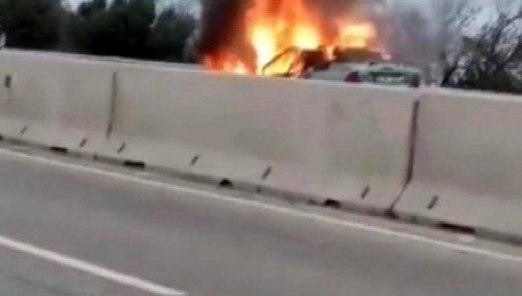 Hatay’da Araba Alevler İçinde Yandı