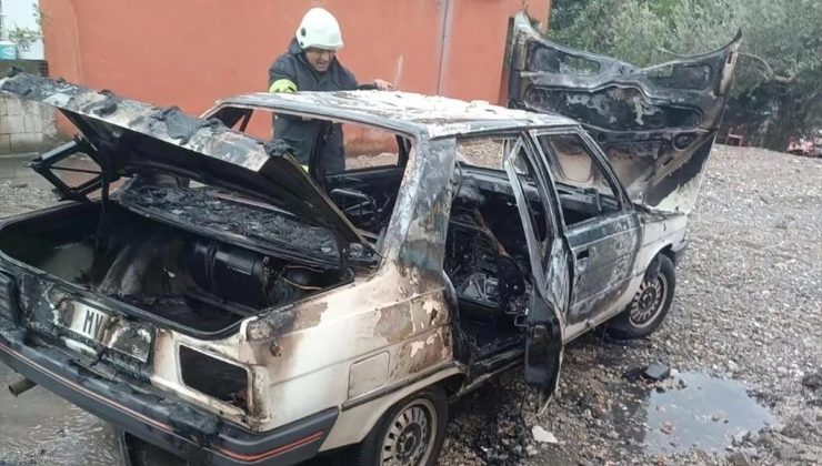 Hatay’da arabada çıkan yangın söndürüldü