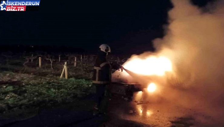 Hatay’da araç yangını itfaiye grupları tarafından söndürüldü