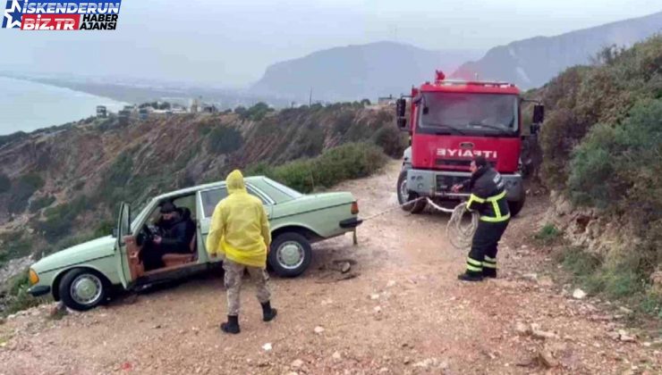 Hatay’da Kaygan Yoldan Kurtarılan Aracı İtfaiye Grupları Kurtardı