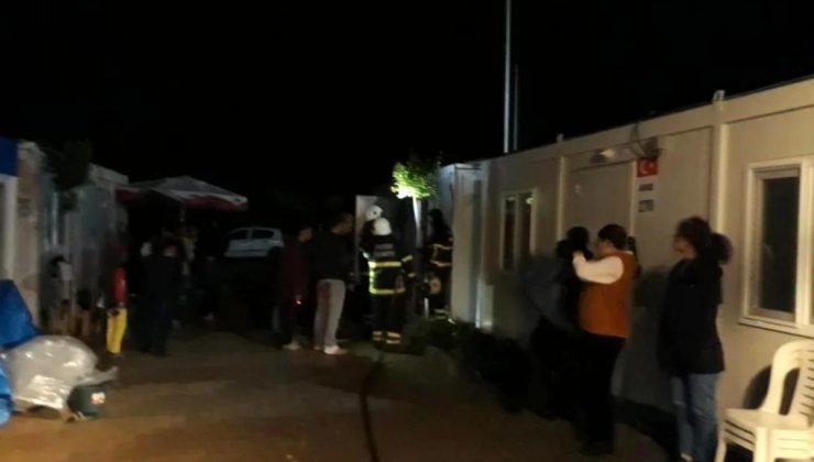 Hatay’da konteynerde çıkan yangın itfaiye grupları tarafından söndürüldü