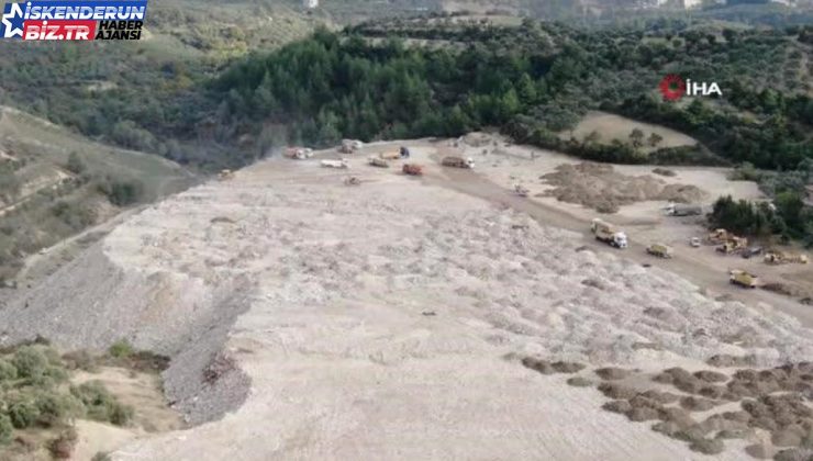 Hatay’da moloz dağları oluştu