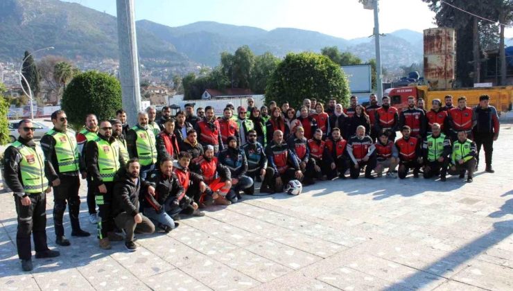 Hatay’da motorcular asrın felaketini unutturmamak için bir ortaya geldi