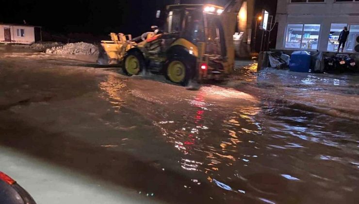 Hatay’da Şiddetli Fırtına ve Sağanak Yağış Hayatı Olumsuz Etkiledi