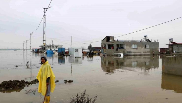 Hatay’da Yağışlar Sonucu Meskenler Sular Altında Kaldı