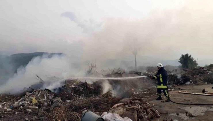 Hatay’ın Arsuz ilçesinde çöplük alanda çıkan yangın söndürüldü