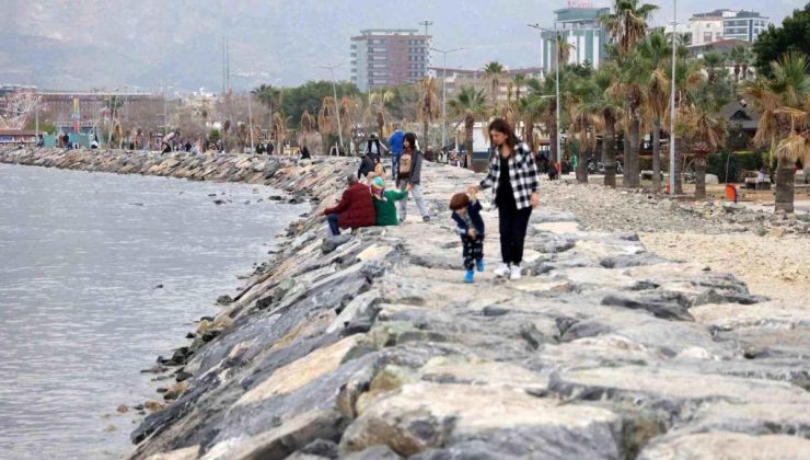 İskenderun’da depremzedelerin yeni yıl temennisi