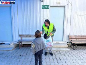 İzmir Sarsıntısının Simge İsmi Elif’in Babası Hatay’da Yardımlarını Sürdürüyor