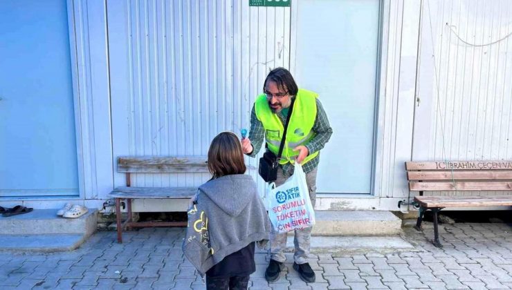 İzmir Sarsıntısının Simge İsmi Elif’in Babası Hatay’da Yardımlarını Sürdürüyor