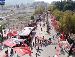 Zelzelenin yerle bir ettiği Hatay’da Cumhuriyet Bayramı coşkuyla kutlandı