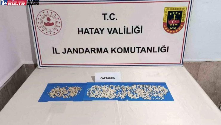 Hatay’da yapılan operasyonda bin 298 uyuşturucu hap ele geçirildi