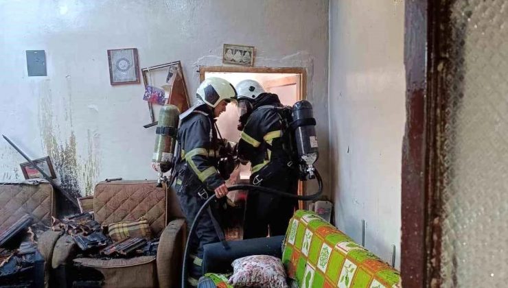 Hatay’ın Dörtyol ilçesinde çıkan mesken yangını söndürüldü