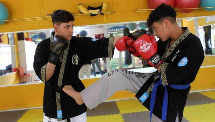 Zelzeleden Sonra İdmanlarına Devam Ederek Türkiye Şampiyonu Oldular