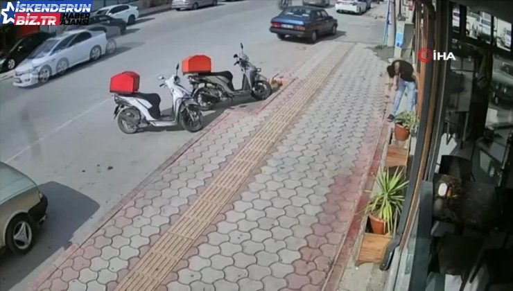 Arabayla çarpışan motosiklet şoförü bu türlü savruldu