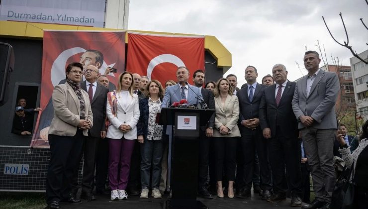 CHP Hatay Büyükşehir Belediye Lider Adayı Lütfü Savaş, YSK’ye usulsüzlükleri teslim etti