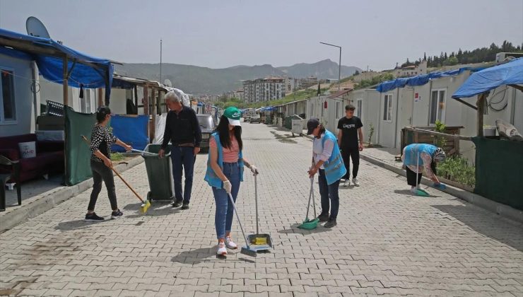 Depremzedeler Konteyner Kentleri Güzelleştiriyor ve Gelir Elde Ediyor