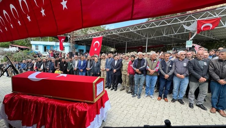 Dörtyol’da trafik kazasında hayatını kaybeden uzman çavuş toprağa verildi