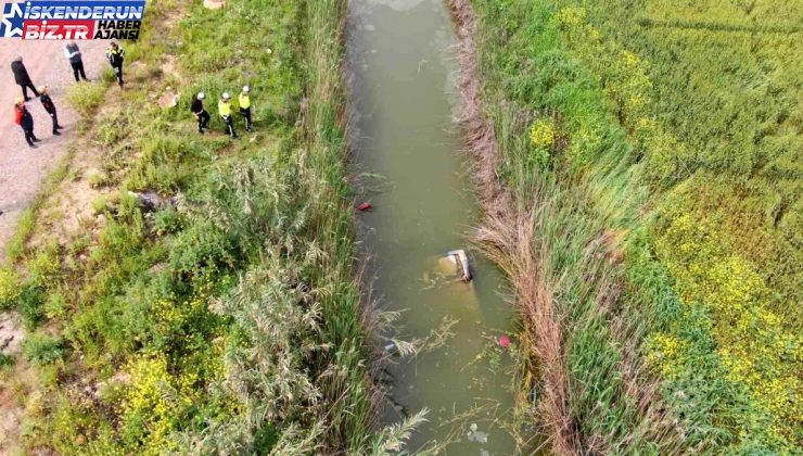 Hatay’da araba dereye uçtu: 2 meyyit, 2 ağır yaralı